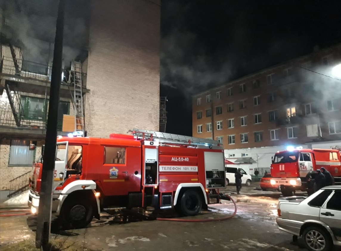 Пожар в девятиэтажном доме в Сланцах: все службы сработали оперативно |  Газета «Вести» онлайн