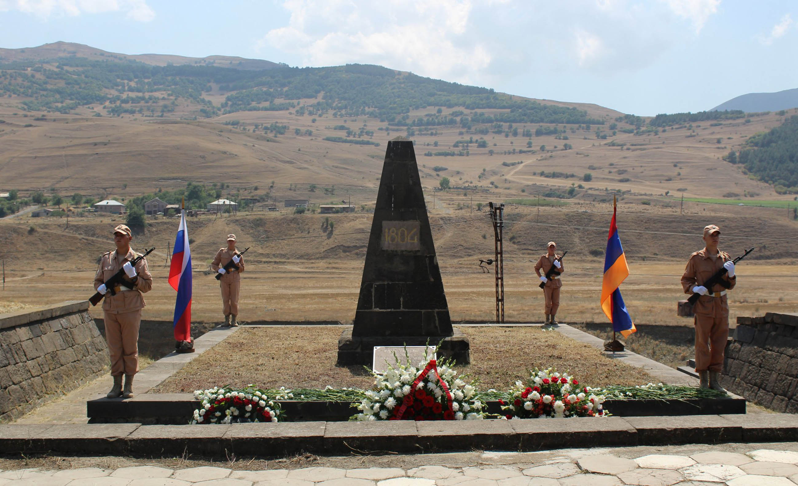 Памятник Вардану Мамиконяну в Гюмри